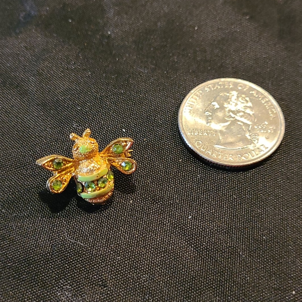 Green Stone Bee Brooch